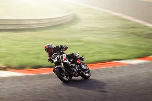 Купить Bajaj Pulsar NS400 в интернет-магазине MOTOshop.UA